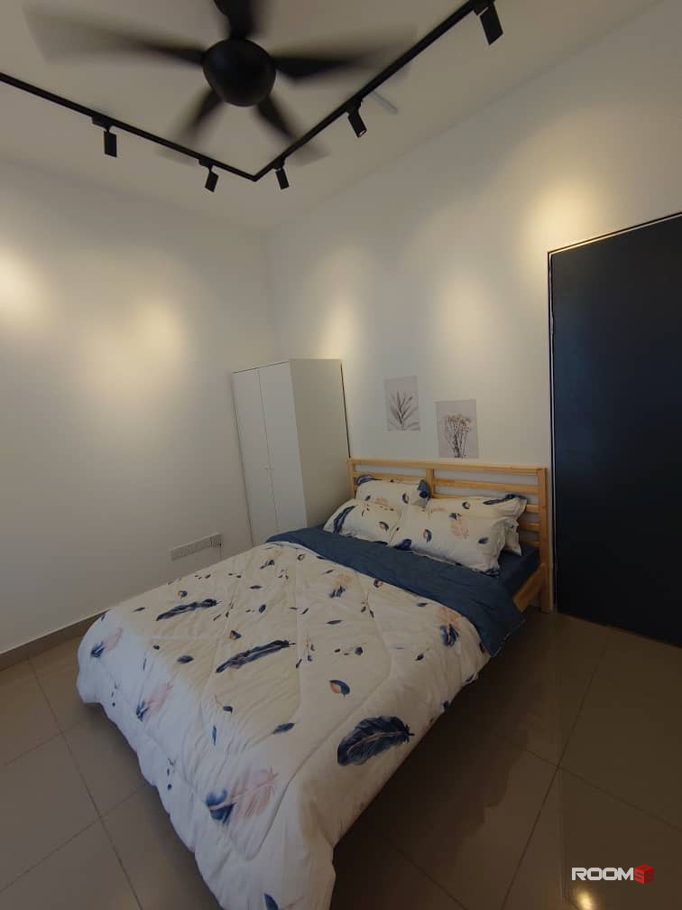 Middle Room to rent | 5min walks to UOW Shah Alam