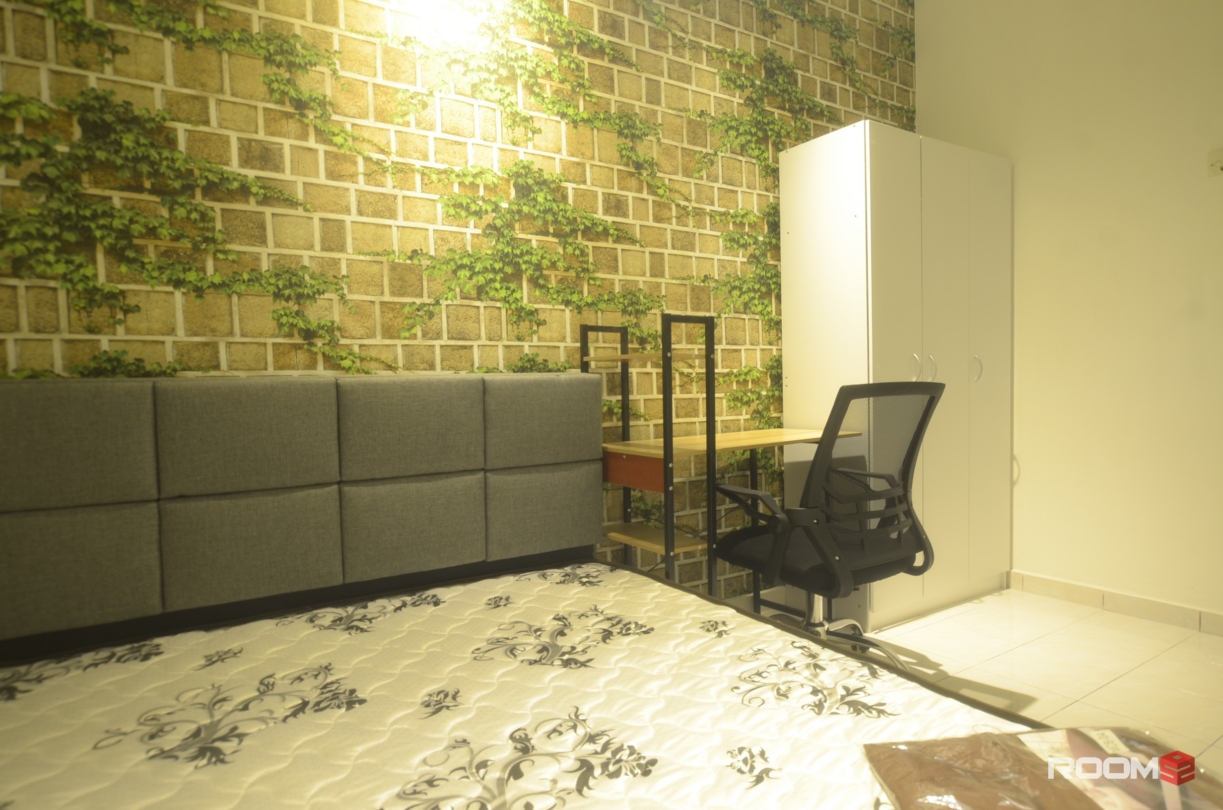 ( Female Unit-Medium Room) at Sutramas ,Puchong Jaya @ Near PFCC , Bandar Puteri Puchong , IOI Mall, SETIA WALK