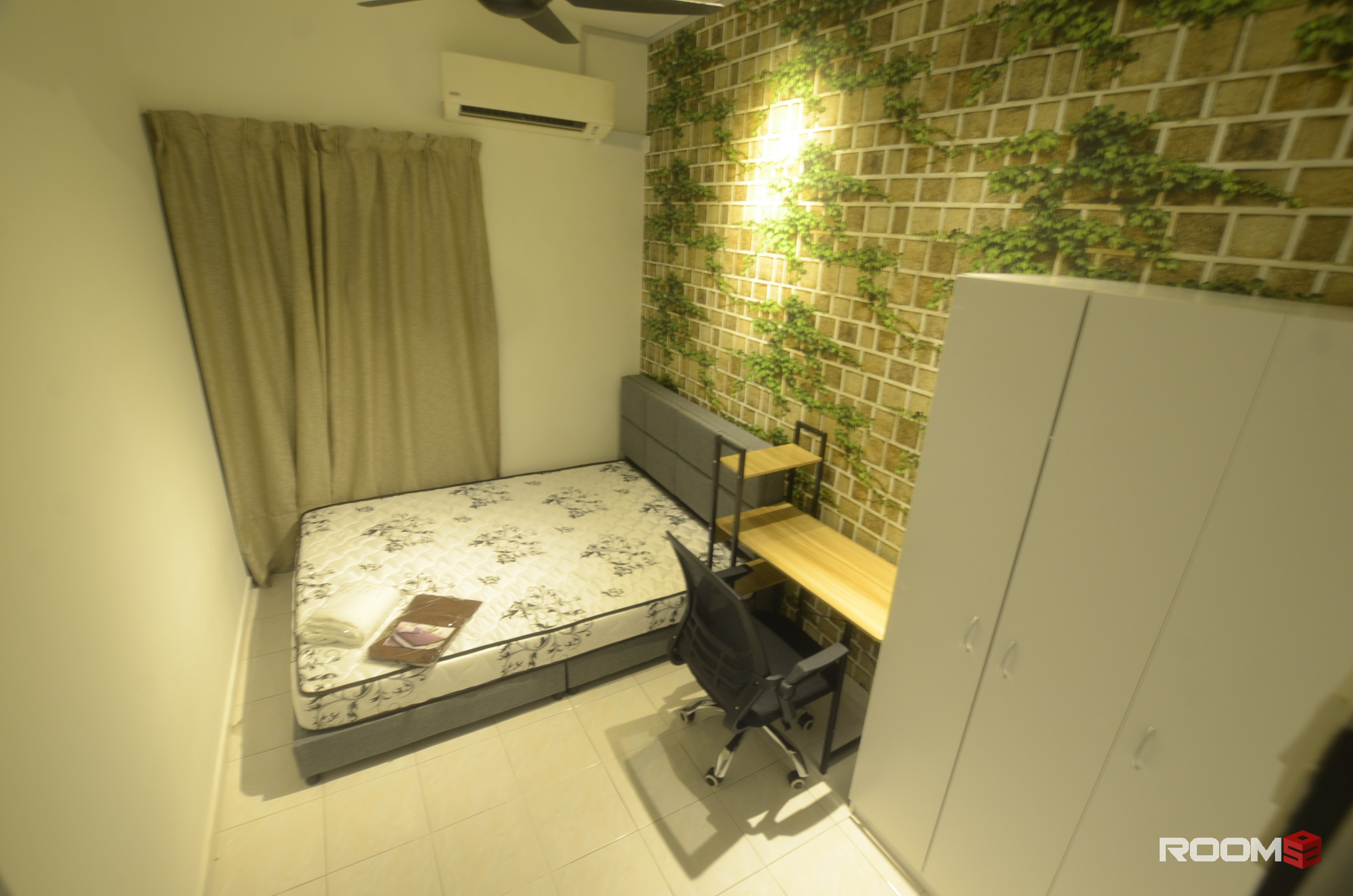 ( Female Unit-Medium Room) at Sutramas ,Puchong Jaya @ Near PFCC , Bandar Puteri Puchong , IOI Mall, SETIA WALK
