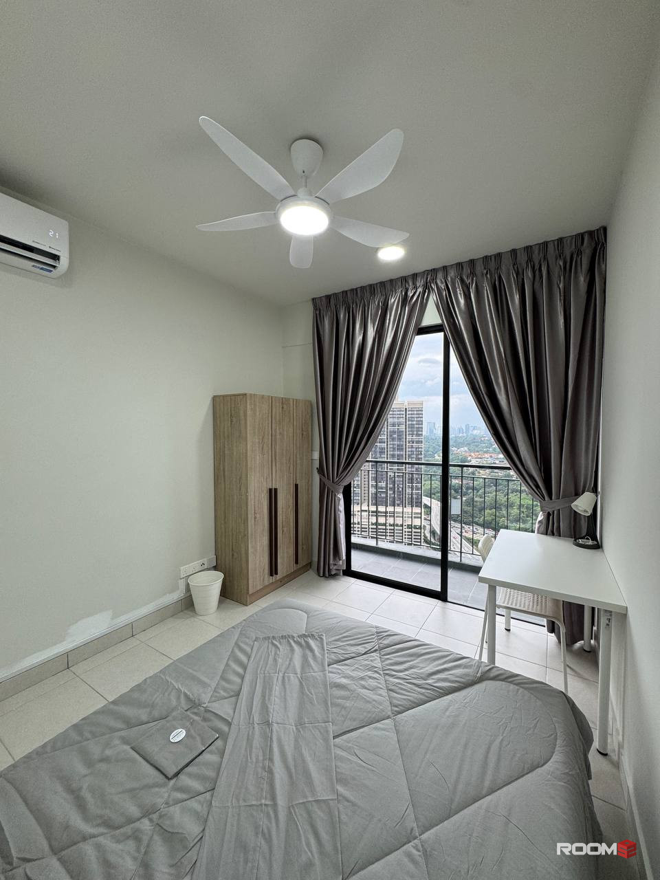🤩 Middle Balcony Room for RENT at Residensi Max @ Kuala Lumpur 🤩