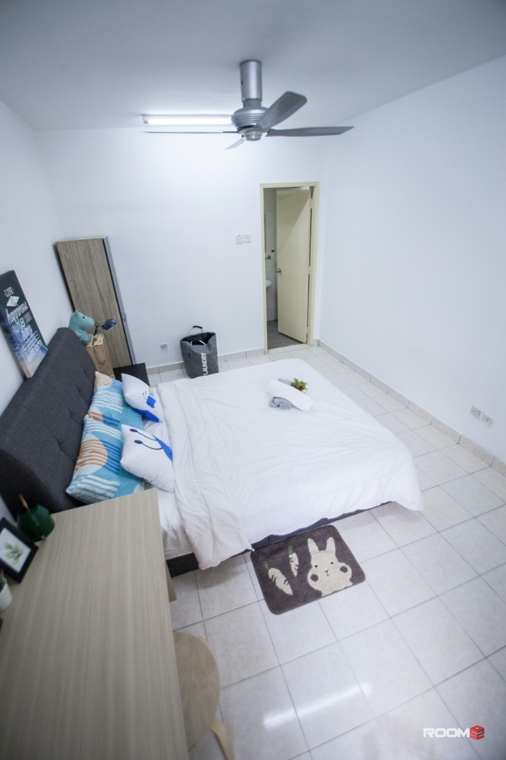 MASTER ROOM, MIDDLE ROOM AT PALM SPRINGS ROOM FOR RENT KOTA DAMANSARA, PETALING JAYA