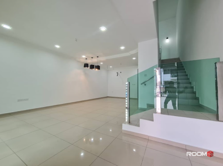 🔥 Hotspot Location 🔥 👉👈 📣 𝑴𝑨𝑺𝑻𝑬𝑹 Room Rent at Kajang, Bdr Tek, Kajang Utama Near to {MRT & KTM 🚊} 📍  Berham