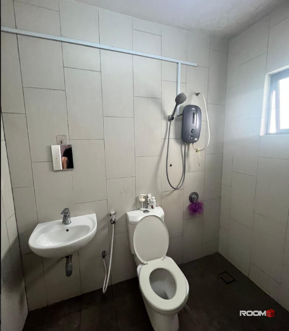 Fully Furnished and clean room to rent @ Setia Alam | Setia City Mall | Setia Taipan 2