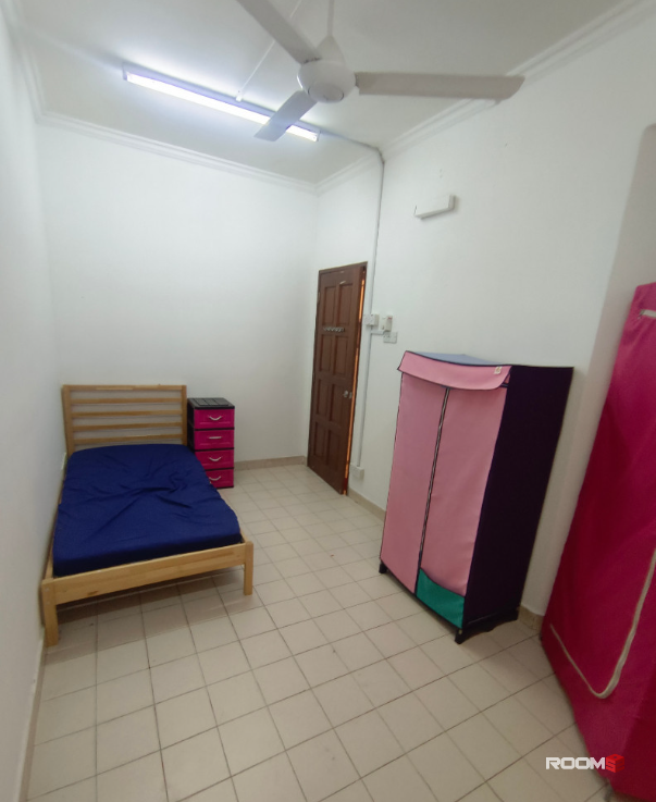 💥ZER0️⃣ deposit middle room @ Jalan BU 10/5 with affordable price RM640/month👍👍