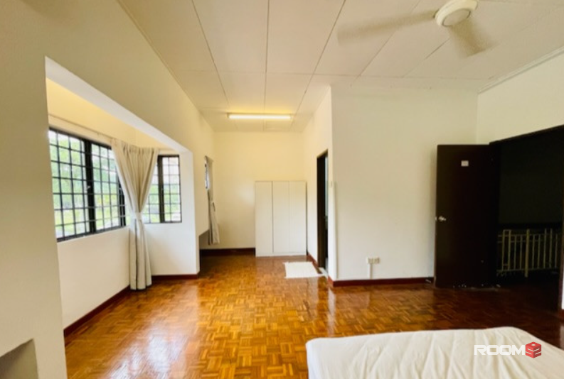 Private Middle Room Rent in BU10, Bandar Utama 3mins to Centrepoint Bandar Utama