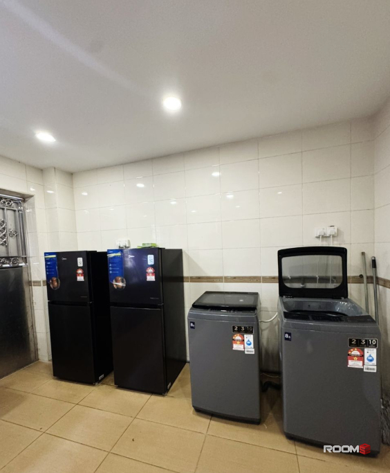 📍🚝 Prime Location: Walk to LRT Taman Bahagia!