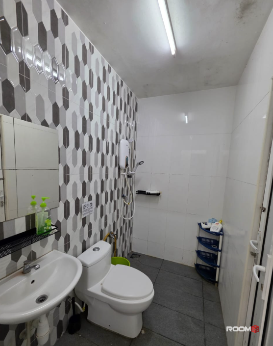 🚆✨ Comfy Unit Near LRT Taman Bahagia — Low Deposit, Ready to Move In!