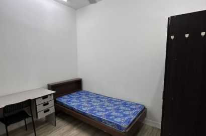 🚆💥 Affordable SS24 Room • Aircond + WiFi • Steps to LRT Kelana Jaya!