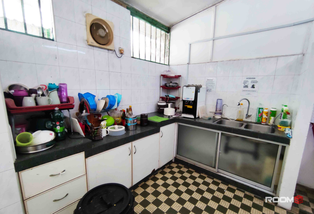 🚈🔥💼 Low Depo Deal for Working Adults — 3–5 Mins to LRT Kelana Jaya!