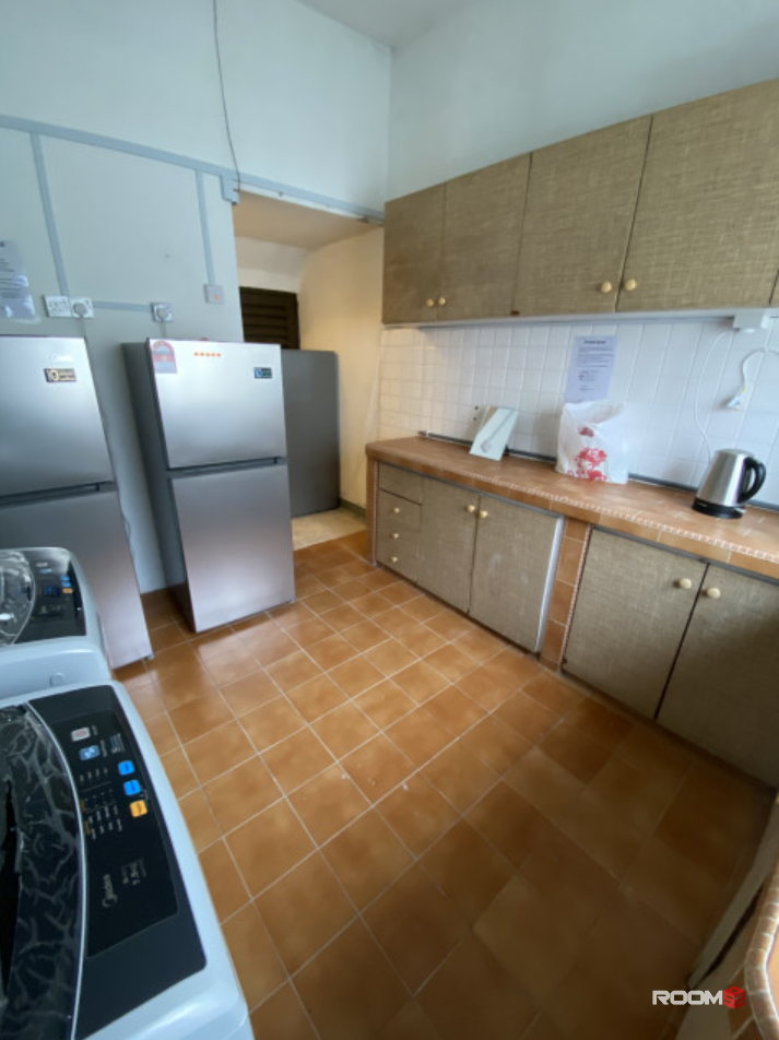 🚈💼🔥 Working Adult? This Low Depo Unit Near LRT Kelana Jaya Is Perfect.