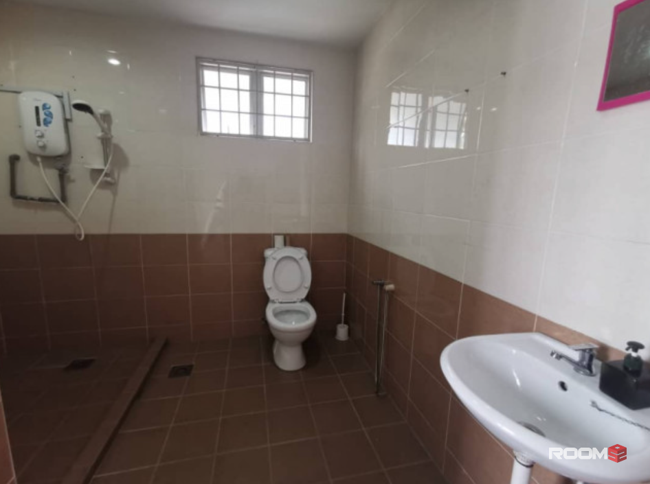 🚈💼🔥 Working Adult? This Low Depo Unit Near LRT Kelana Jaya Is Perfect.