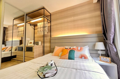 Deluxe Middle room for rent at Worldview Grand Hotel with private 🛁bathroom, Fully Furnished