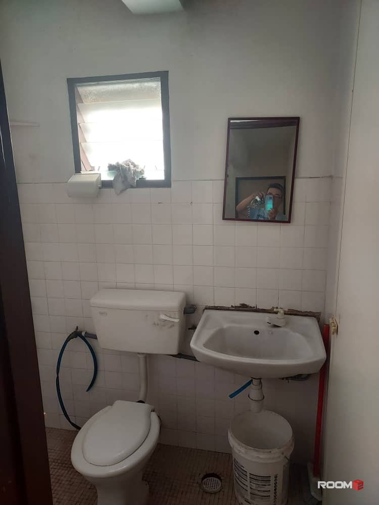 Middle Room with Full Furniture at Desa Setapak, KL (No Contract, No Owner, Available Mar'24)