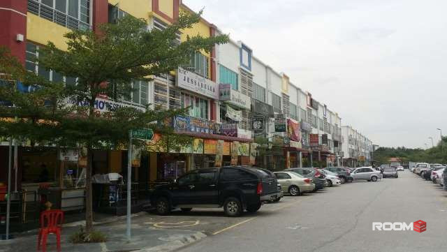 Medium Room to Let in Setia Alam