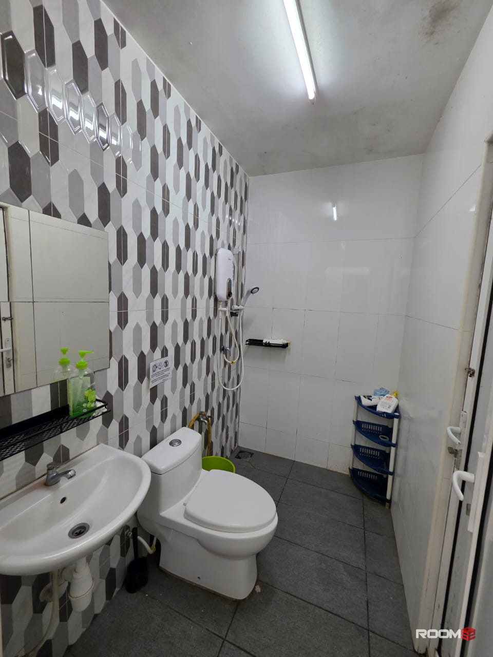 ZERO DEPOSIT + FREE 1 MONTH 🔥 Limited Room Available Near LRT Kelana Jaya Walking  🔥
