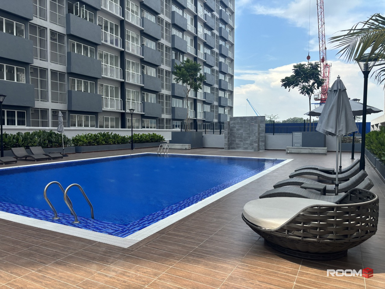 🛀🛀PRIVATE BATHROOM 😱😱NEAR HELP UNI✅NADAYU 801⭐️ Master Room Fully Furnished @NEW Aircond Wardrobe Table Chair Mattre