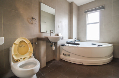 Studio Unit For Rent 🙋🏻‍♀️⚡🌃 Near Megan Avenue ❗ At Luxury Condominium 🏛️