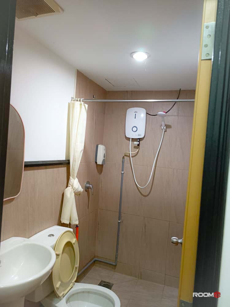 Hotel Room Rent : Zero Deposit, Private Master Room, Attached Bathroom, Non-Sharing, Nearby LRT Station, IOI Boulevard,