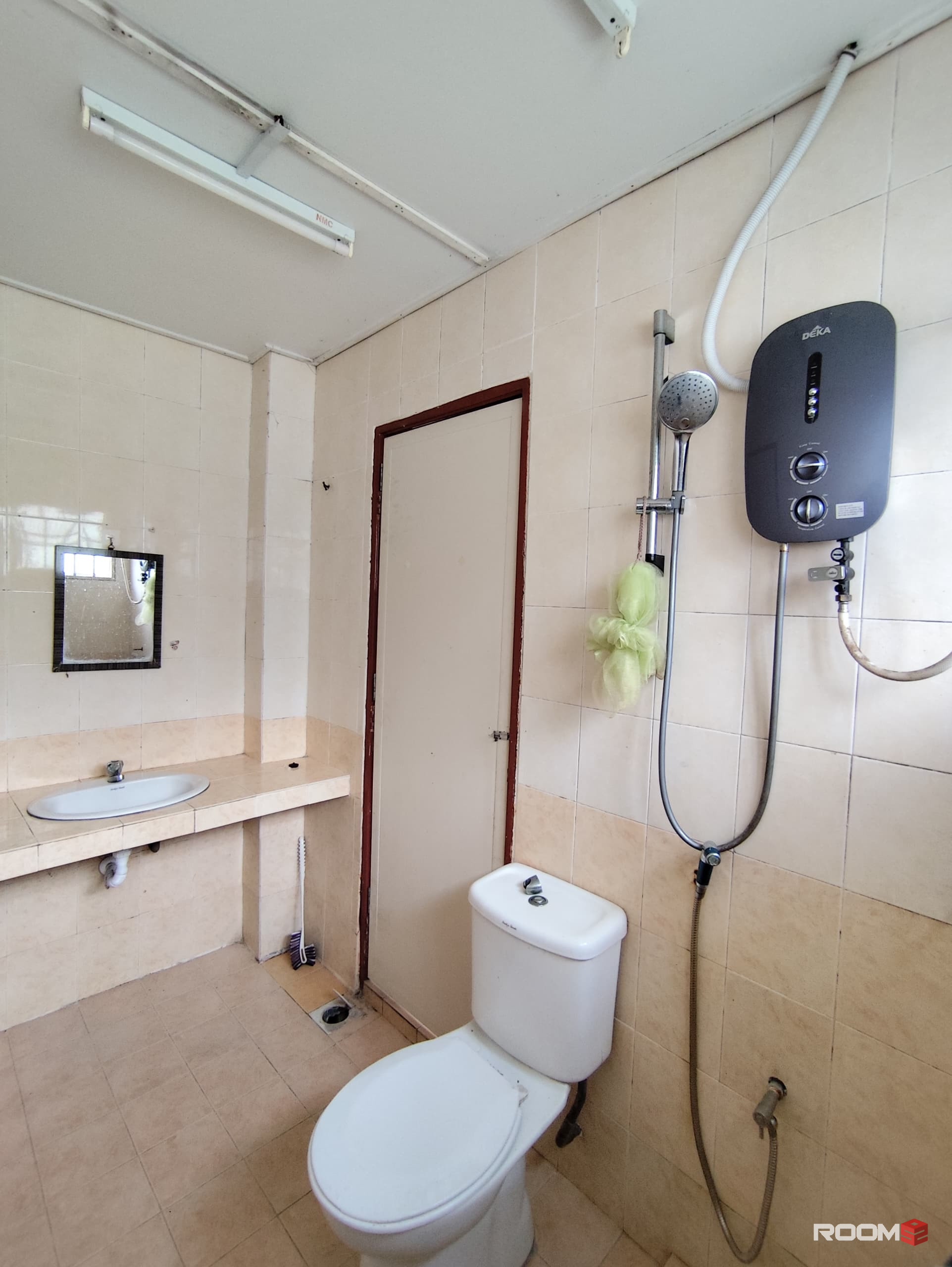 ‼️ Middle Room for Rent @ Kota Kemuning ‼️