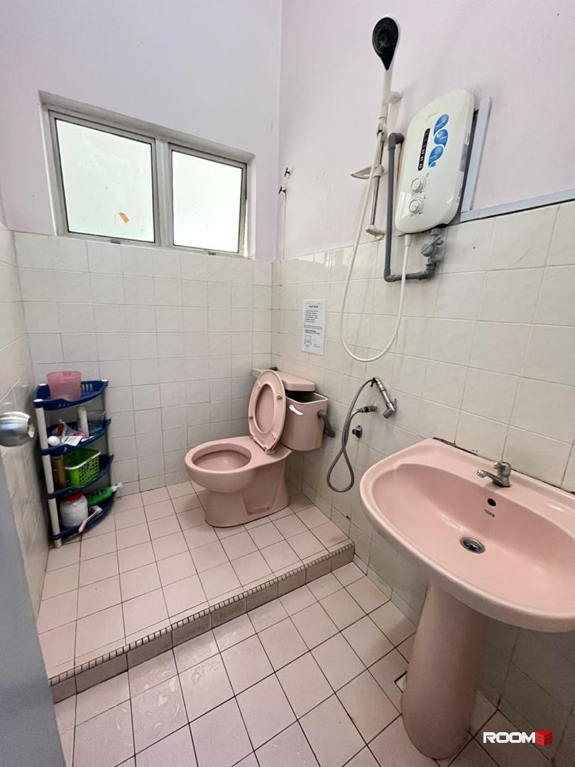 💵⚖️Short/Long Term Accepted !! Room for rent available at Bandar Utama, PJ🌼