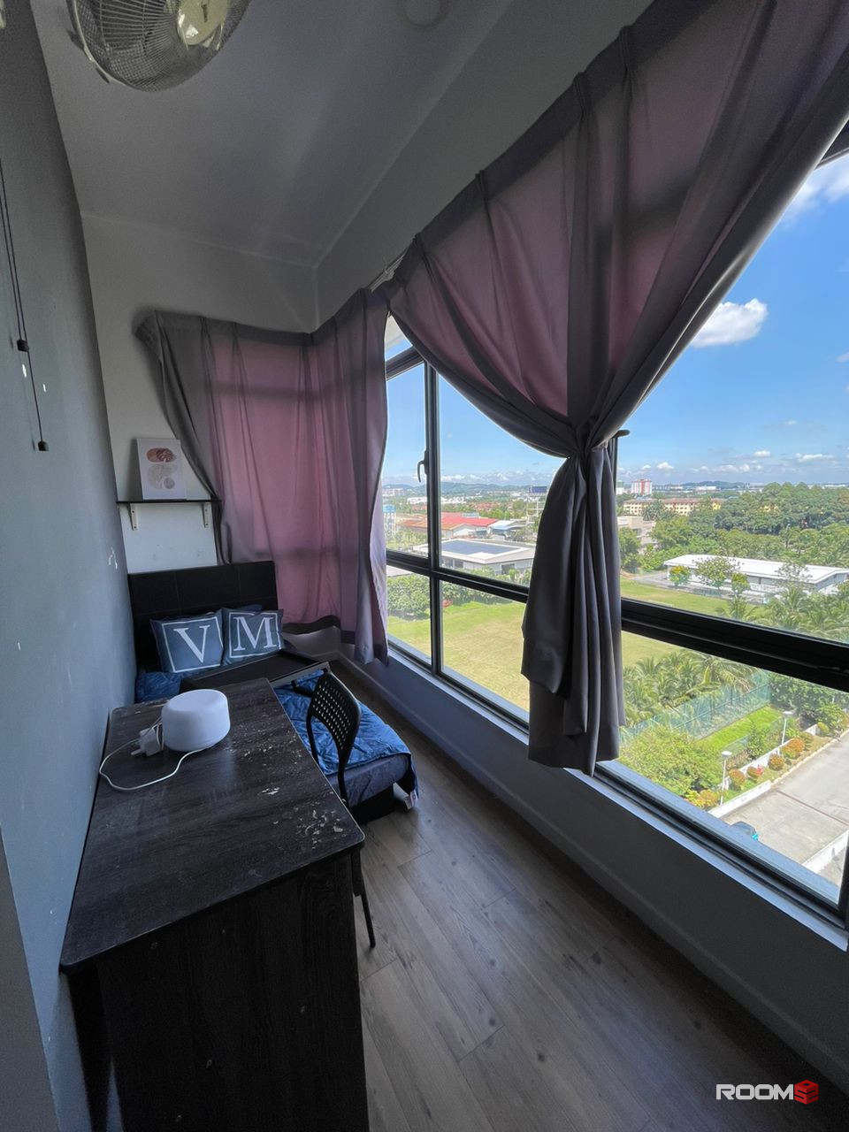 [Male Unit] Single room for rent at Utropolis Glenmarie