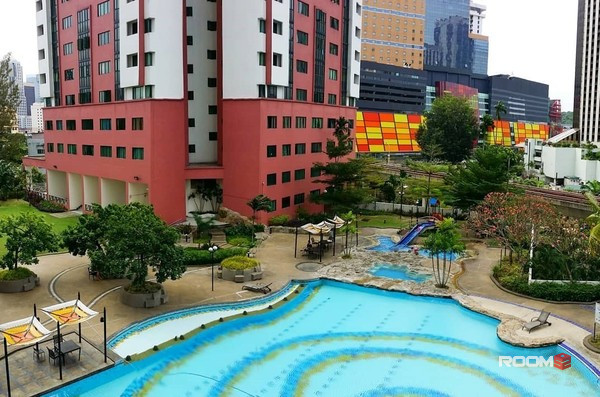 [LUXURY FEMALE MEDIUM ROOM] 3 Mins walk to LRT PWTC & Sunway Putra Mall @Bistari Condominium PWTC [KL City Centre Area]