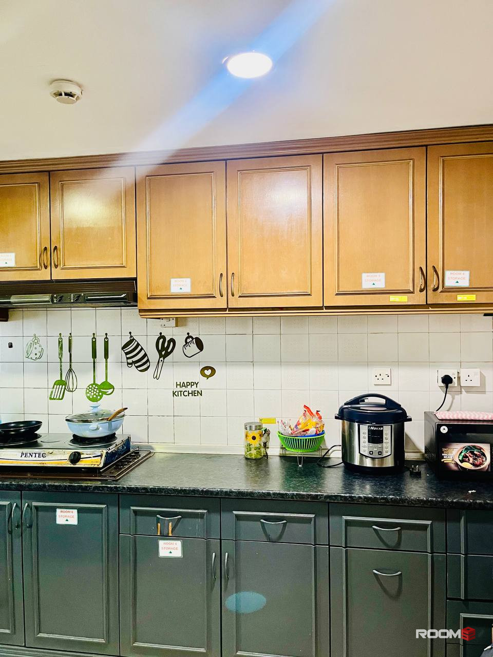 Convenient-Located Room 👀 : ZERO DEPOSIT Room Rental 12 Min to near LRT/MRT 🚄