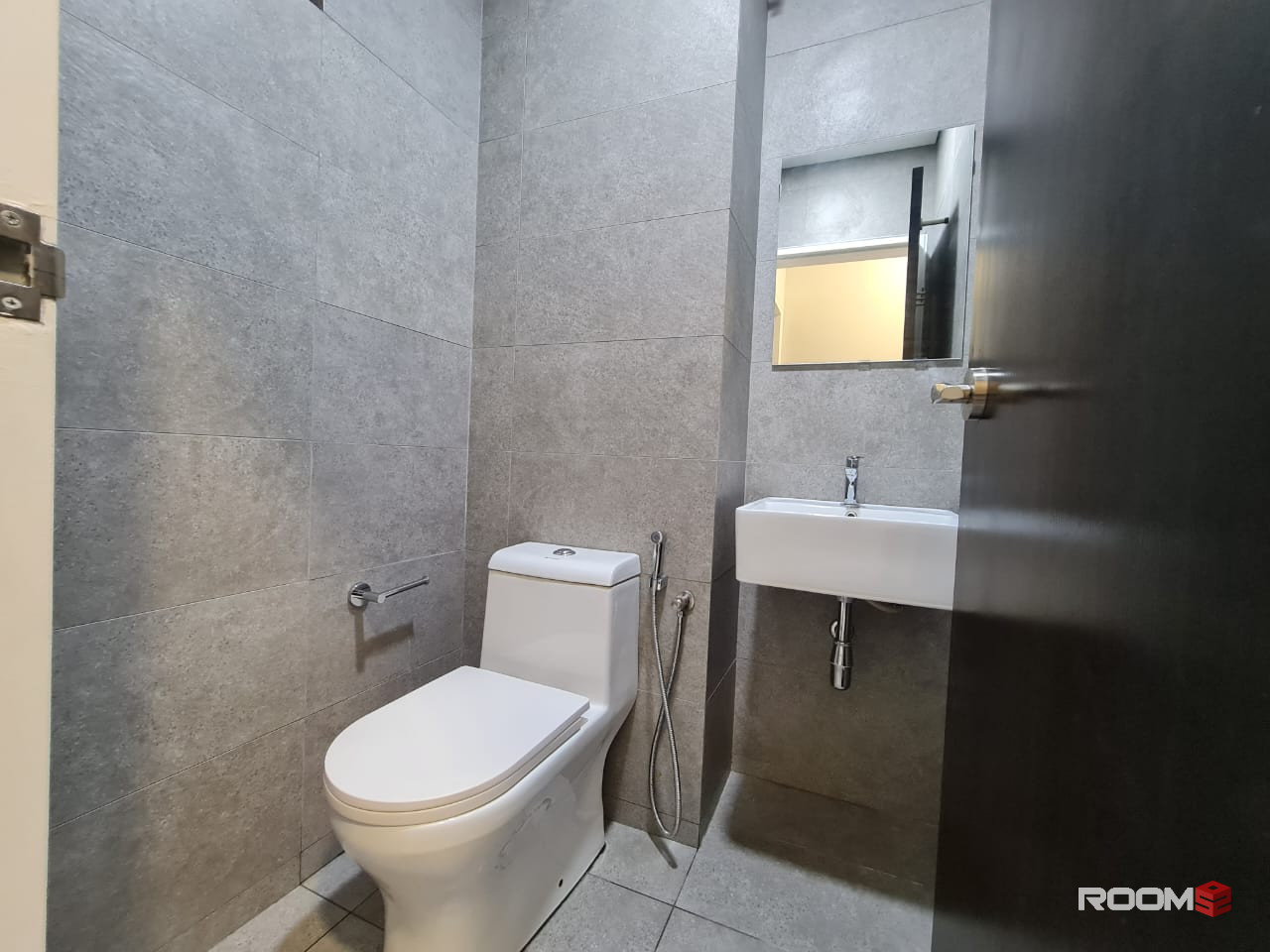 Full Furnished Cozy Master Room at Sentul Jalan Ipoh - FREE Internet & Utilities