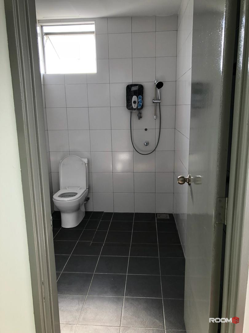 [Free Utilities] Furnished Small Room for Rent @ Casa Tiara, Subang Jaya