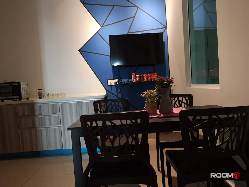 PACIFIC PLACE NEW MIDDLE ROOM FULLY FURNISHED WITH UTILITIES ( 0.5 MONTHS DEPOSIT ONLY ) ( RM50 REBATE )