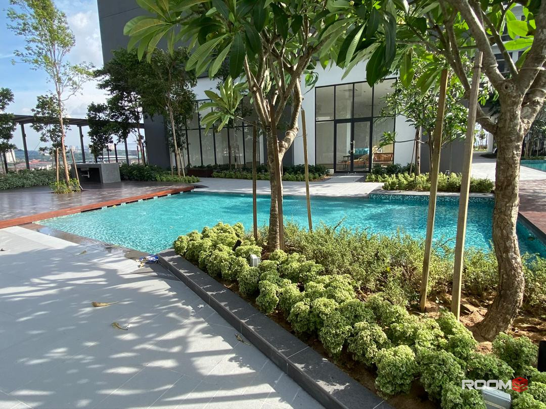 Low Density Unit Medium Room for Rent in Emporis Kota Damansara