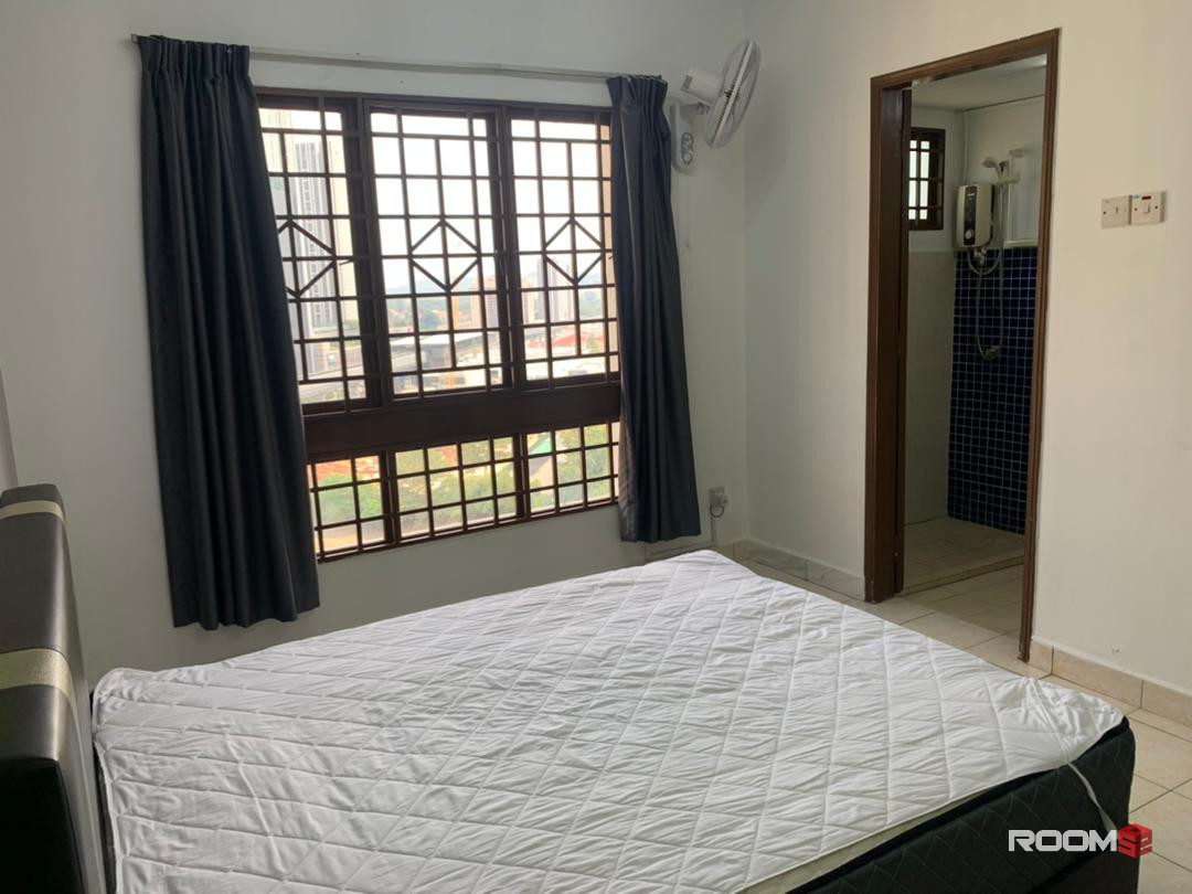 [low deposit] Master Room @ Palm Spring, Kota Damansara