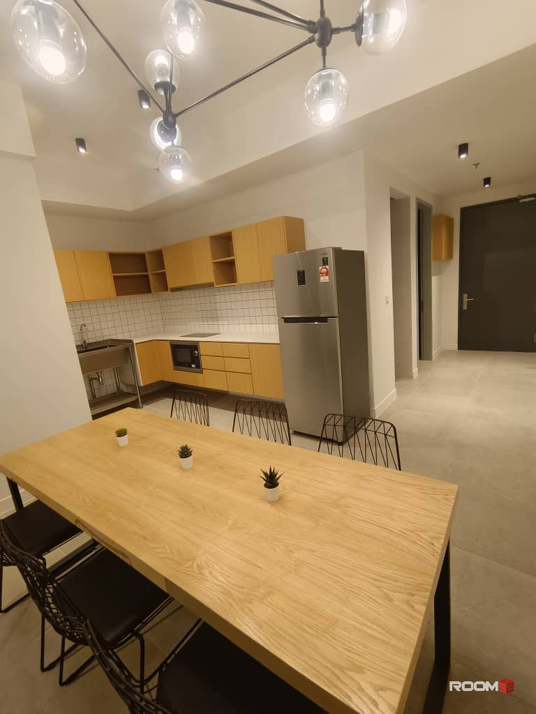 Middle Room Rental in Union Suites, Bandar Sunway Near to BRT Station with Low Deposit