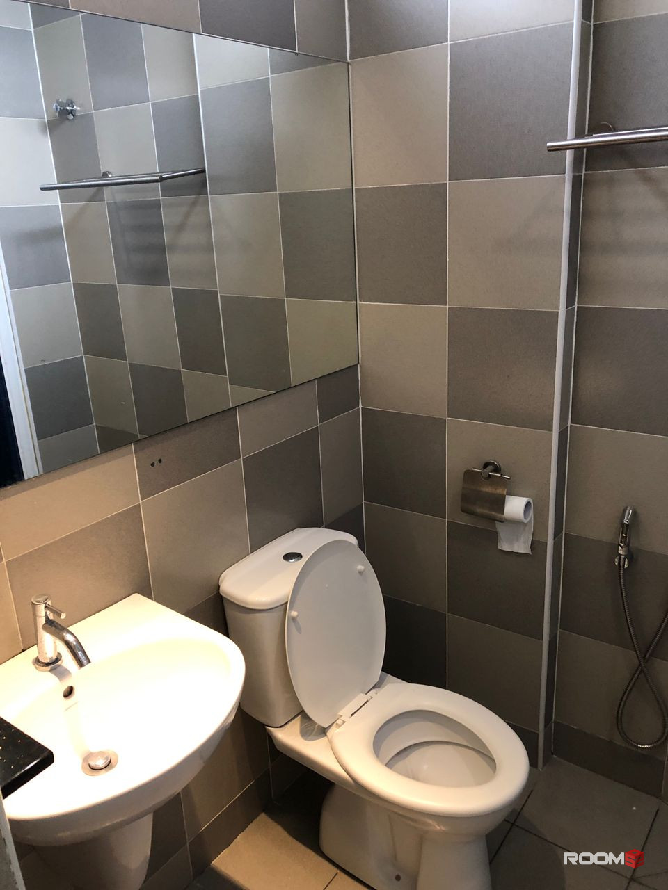Room Rent : Zero Deposit , Hotel Sungei Wang, Twin Bed room attached with Bathroom @ Jalan Bukit Bintang KL