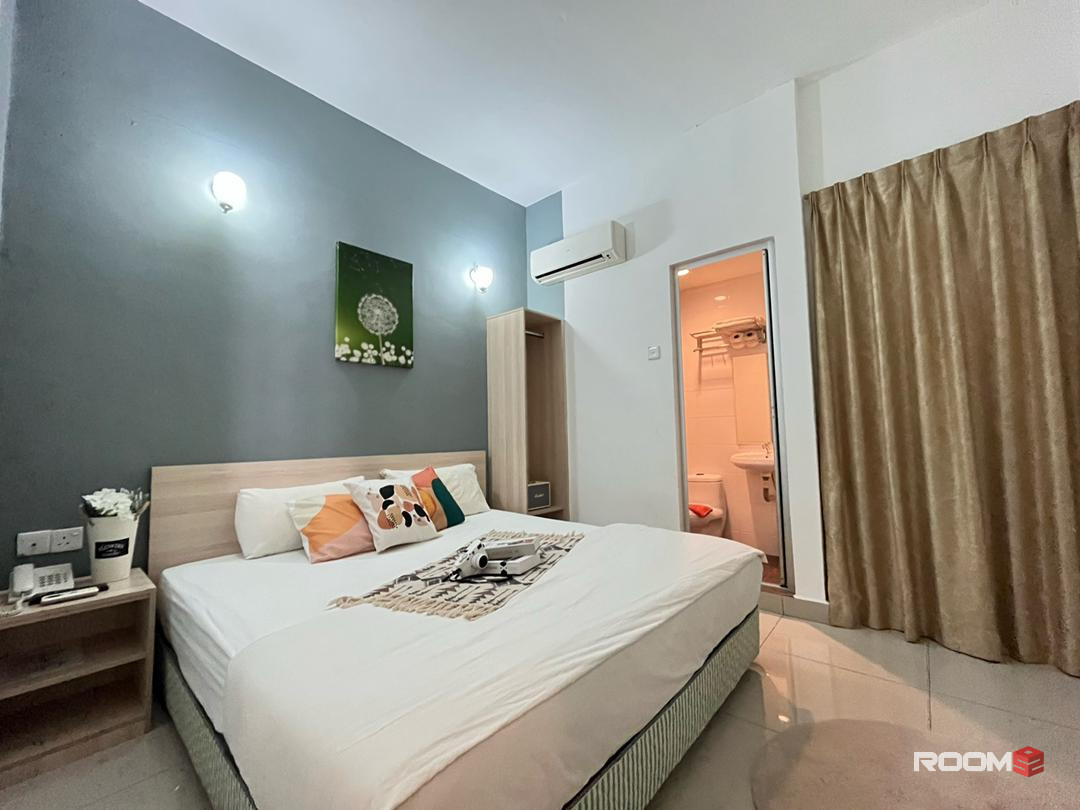 Ready-to-move-in Room with attached bathroom, Damansara Jaya