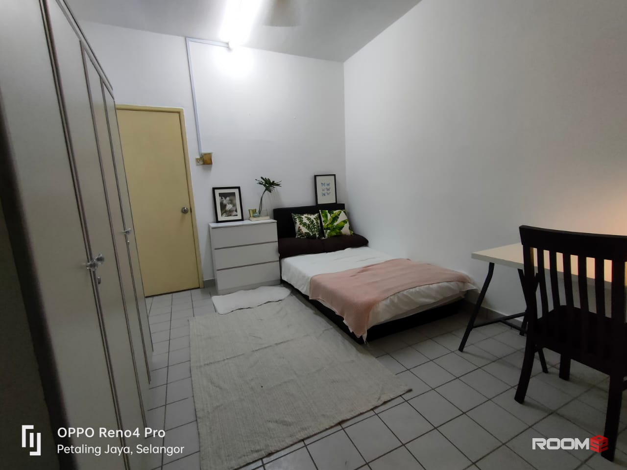 Bandar Utama 4 House middle room for rent