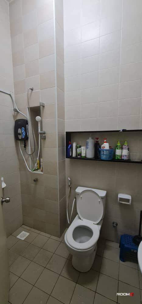 Female Unit Middle Room at Setia Alam , Klang HOT UNIT