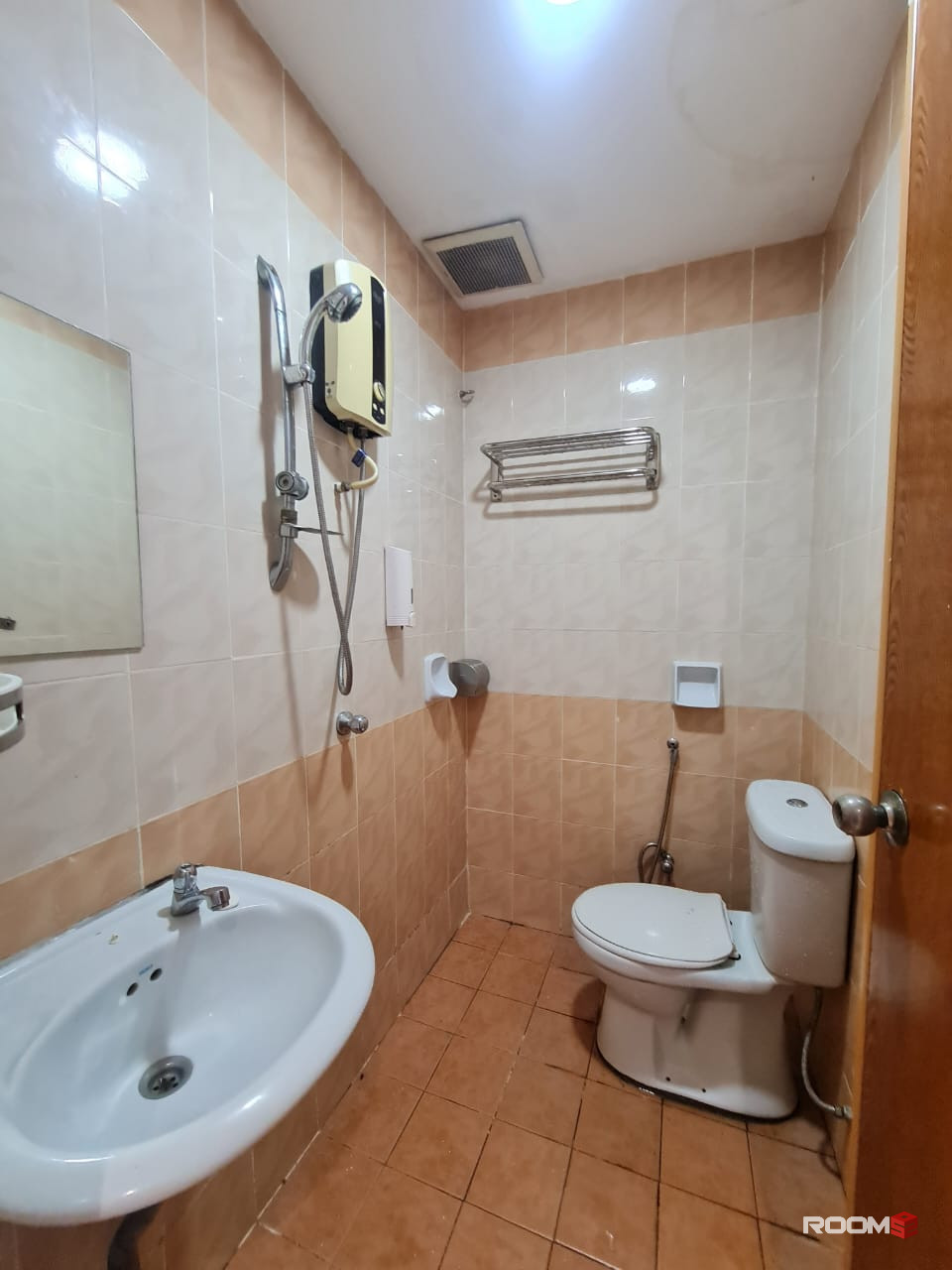 KL sentral,Plaza Rakyat room renting