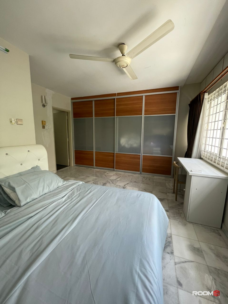 Room with Private Bathroom Near MRT Bangsar