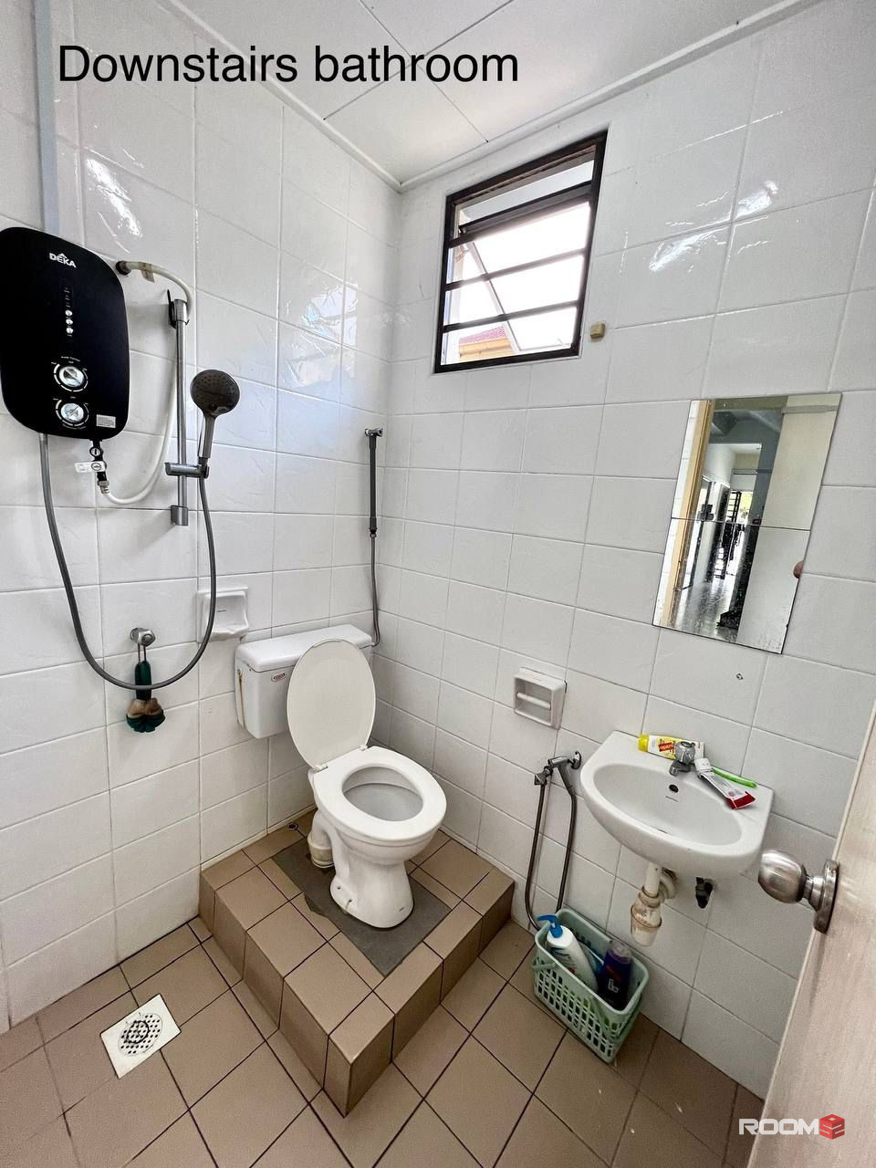Private Room with airconf for rent at Setia Alam