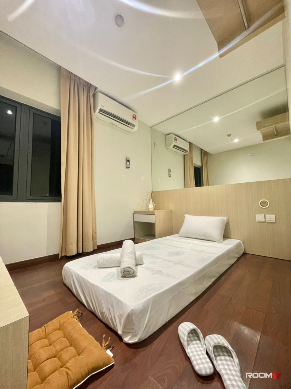 Hotel Room Rent : Zero Deposit, Private Master Room, Attached Bathroom, Non-Sharing, Nearby LRT Station Pudu KL