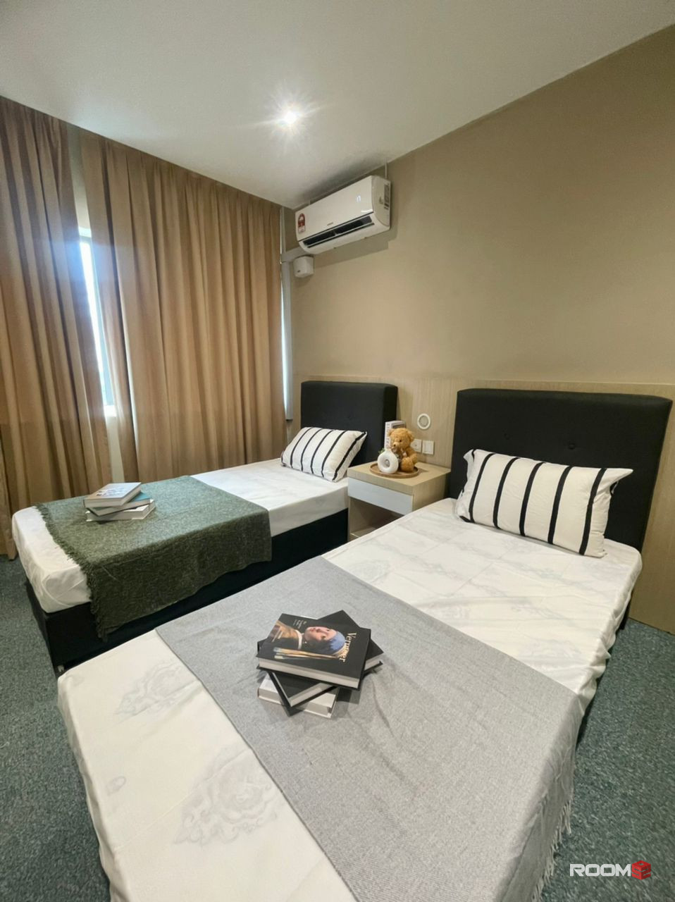 Hotel Room Rent : Zero Deposit, Private Master Room, Attached Bathroom, Non-Sharing, Nearby LRT Station Pudu KL