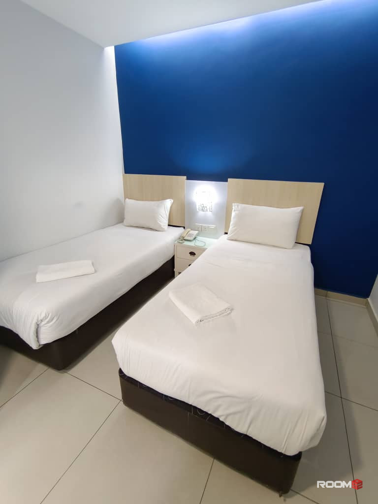 Walk to Subang LRT 🚶 Furnished room for rent @ SS15