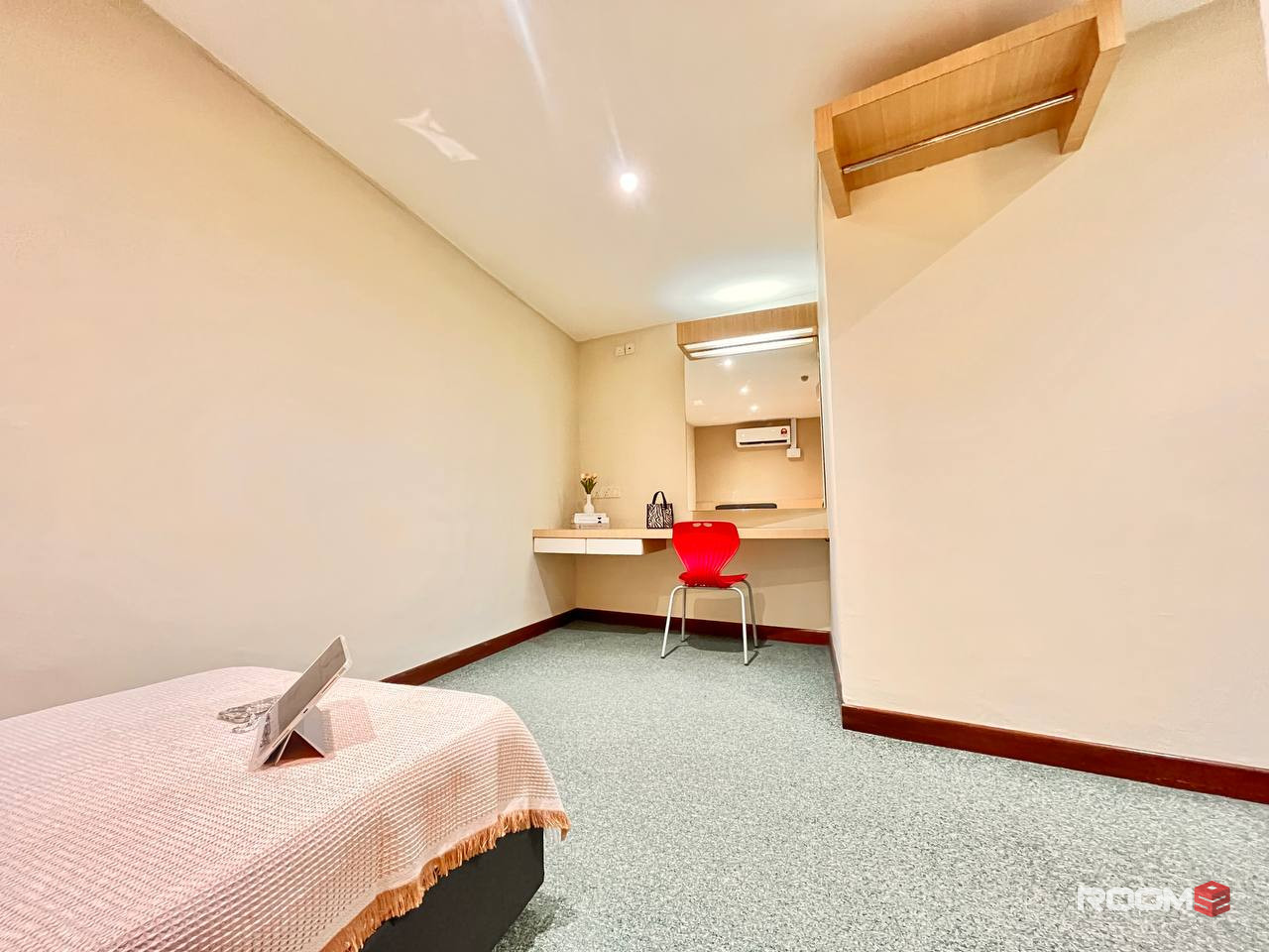 Zero Deposit Single room for rent at Phoenix Hotel Kuala Lumpur