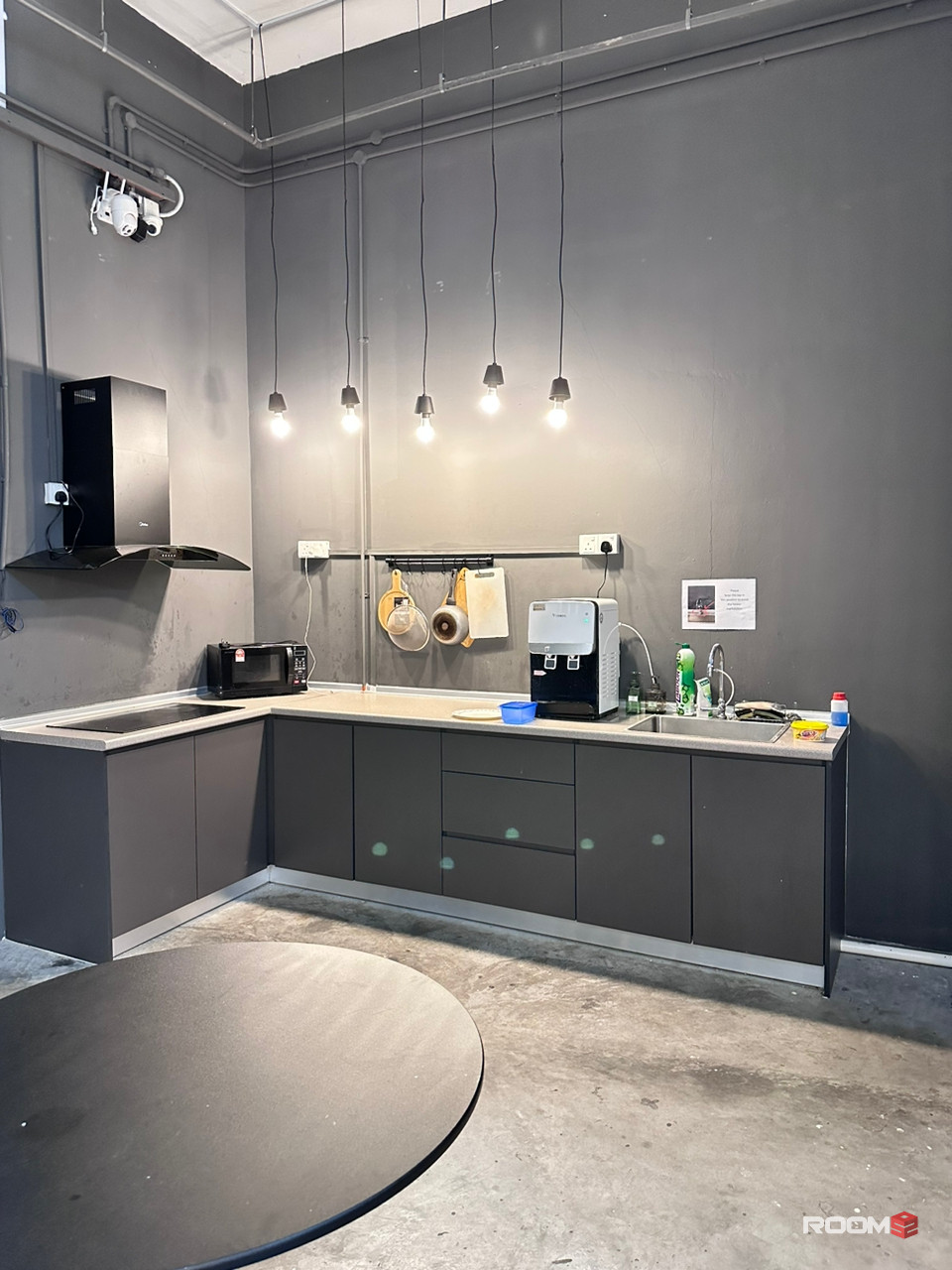 【Zero Deposit Superior Master Bedroom】 5Mins Drive To Sunway Velocity , Maluri Area , 8 Mins Walk To MRT Maluri , Private Bathroom , My Town , Ikea