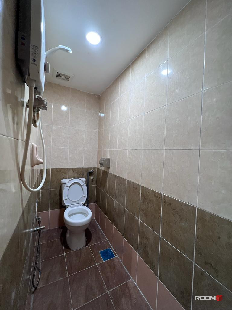 FREE DEPOSIT💥Private Bathroom 🚽Single Room Rent in SS3 Near Sungai Way