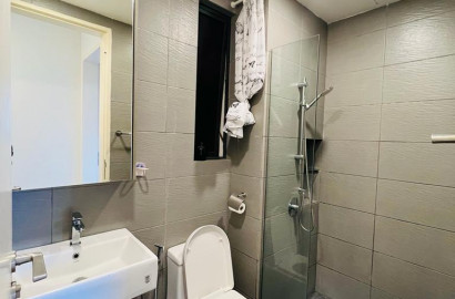 😎.Middle Room with Big Window for rent!📍Best Location for Working Adults & Students! Near to Public Transport