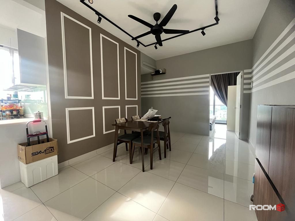 😎.Master Room with Big Window and private toilet for rent!📍Walking distance 2 mins to MRT and 8 mins to NSK