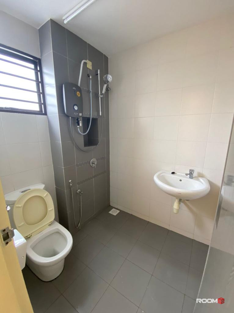 Medium Room in Seri Pinang Apartment