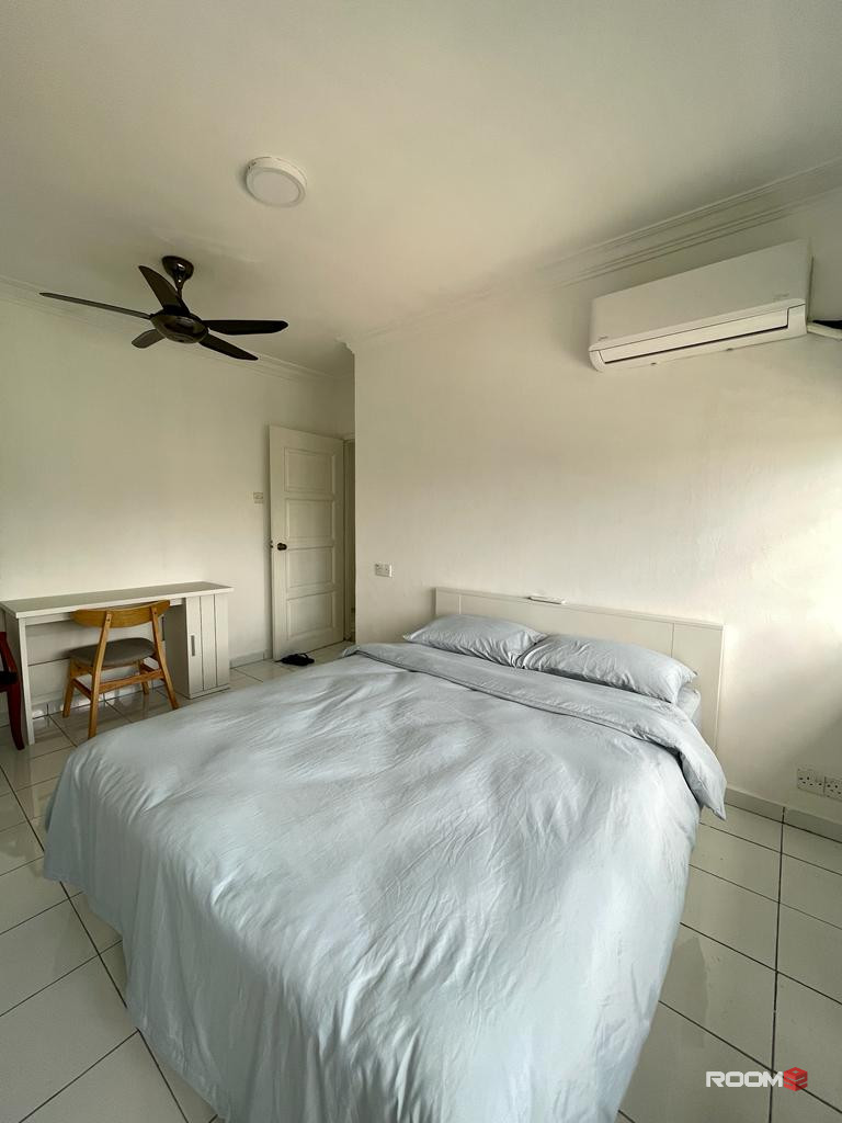 {All Female} Walking Distance to MRT Bangsar Room for Rent